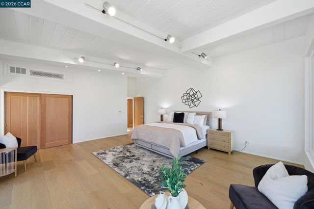 233 Melody Ln, Orinda, CA 94563