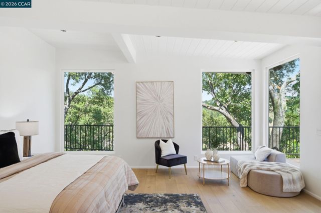 233 Melody Ln, Orinda, CA 94563
