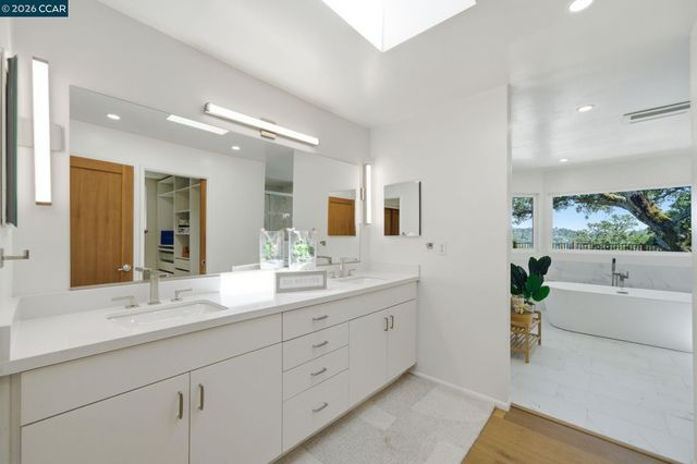 233 Melody Ln, Orinda, CA 94563