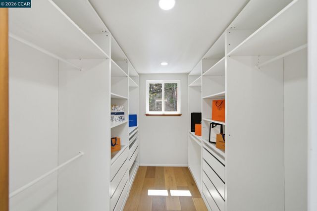 233 Melody Ln, Orinda, CA 94563