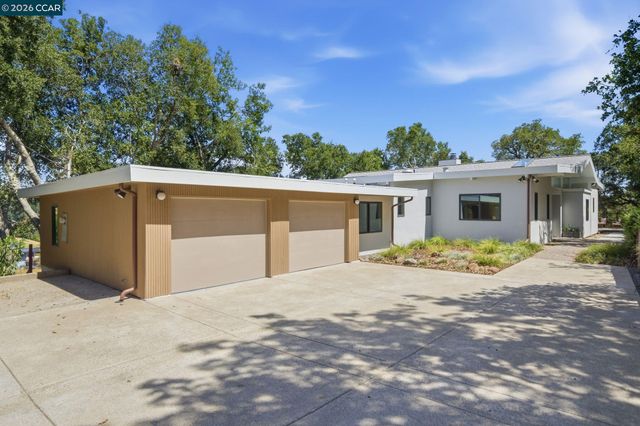 233 Melody Ln, Orinda, CA 94563