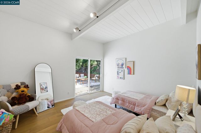 233 Melody Ln, Orinda, CA 94563