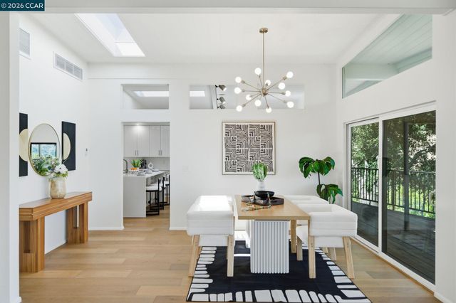 233 Melody Ln, Orinda, CA 94563