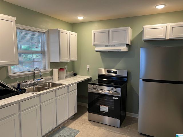 424 12TH AVENUE, Midfield, AL 35228