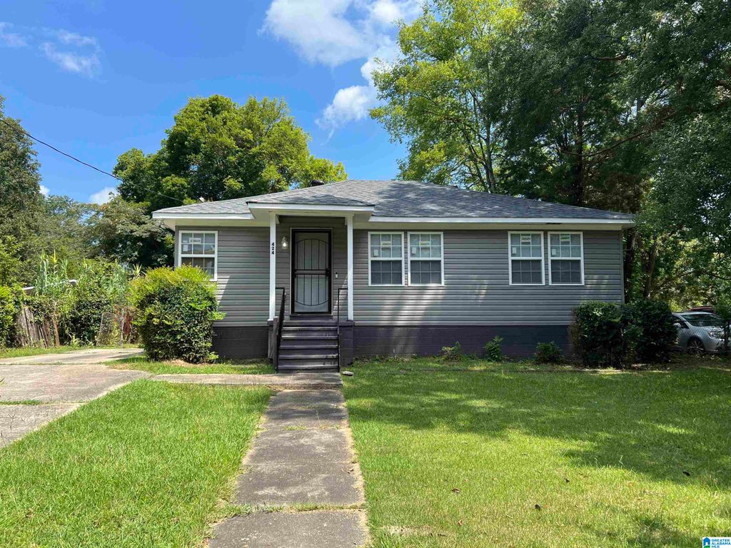 424 12TH AVENUE, Midfield, AL 35228