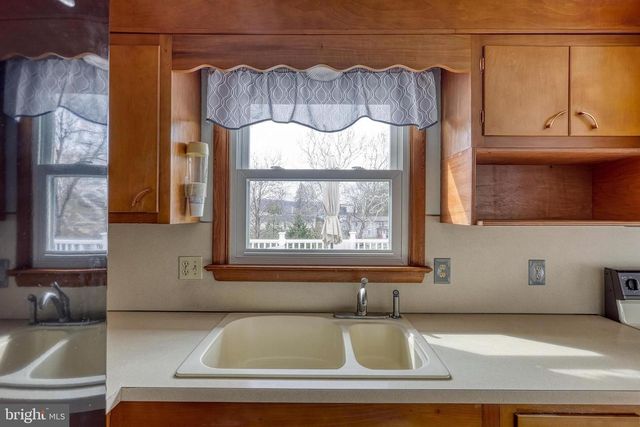 6336 BLUE FLAG AVE, Harrisburg, PA 17112