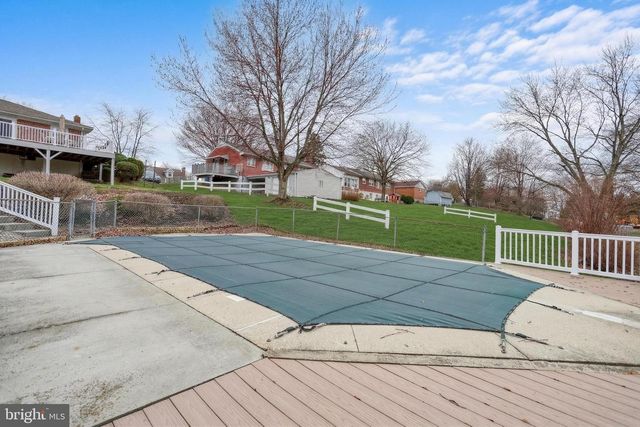 6336 BLUE FLAG AVE, Harrisburg, PA 17112