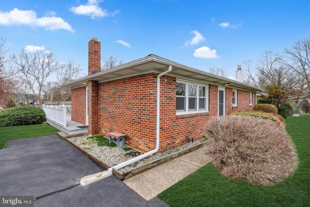 6336 BLUE FLAG AVE, Harrisburg, PA 17112