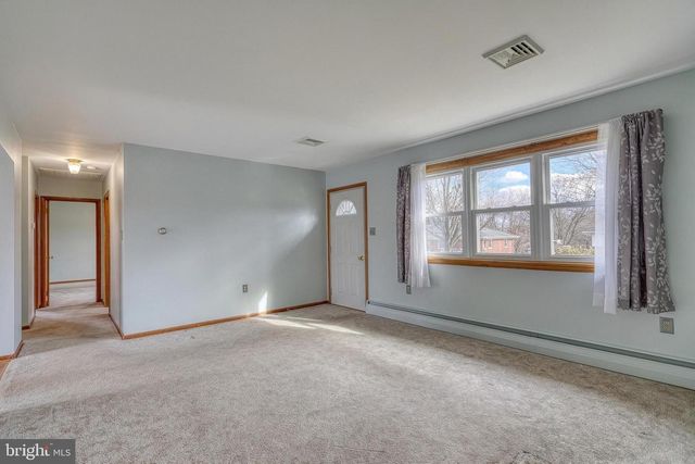 6336 BLUE FLAG AVE, Harrisburg, PA 17112