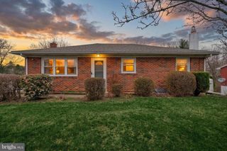 6336 BLUE FLAG AVE, Harrisburg, PA 17112