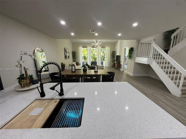 10109 NW 52nd Ter, Doral, FL 33178