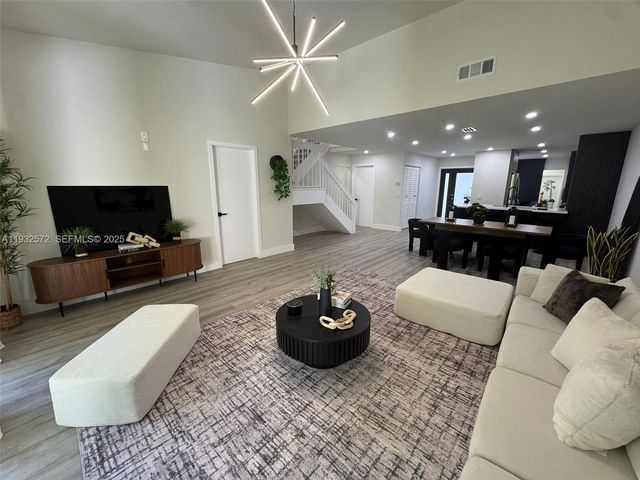 10109 NW 52nd Ter, Doral, FL 33178