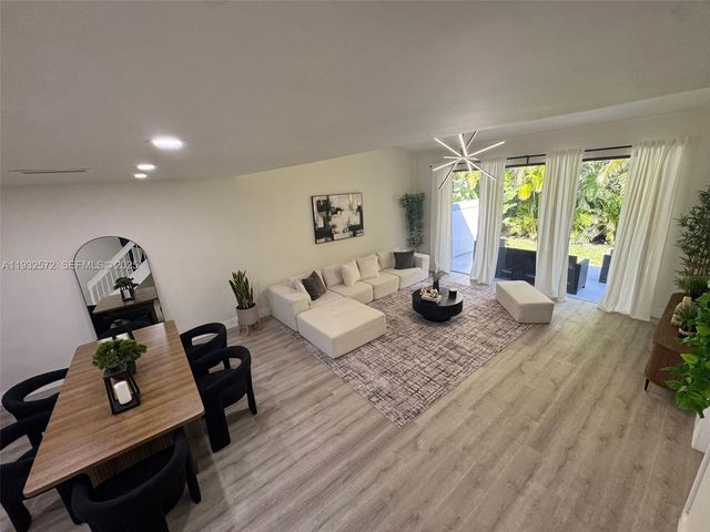 10109 NW 52nd Ter, Doral, FL 33178