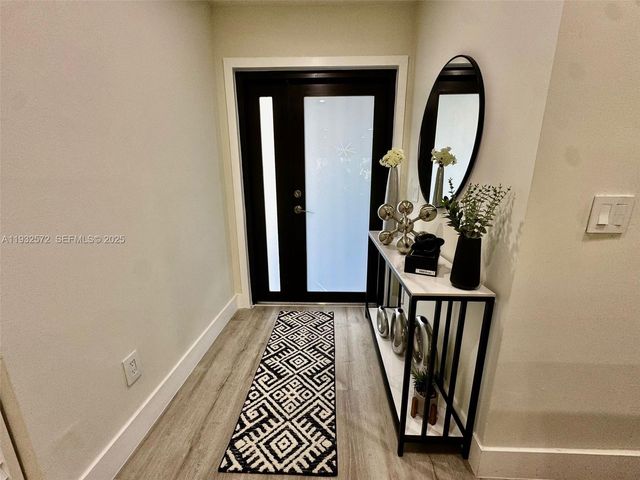 10109 NW 52nd Ter, Doral, FL 33178