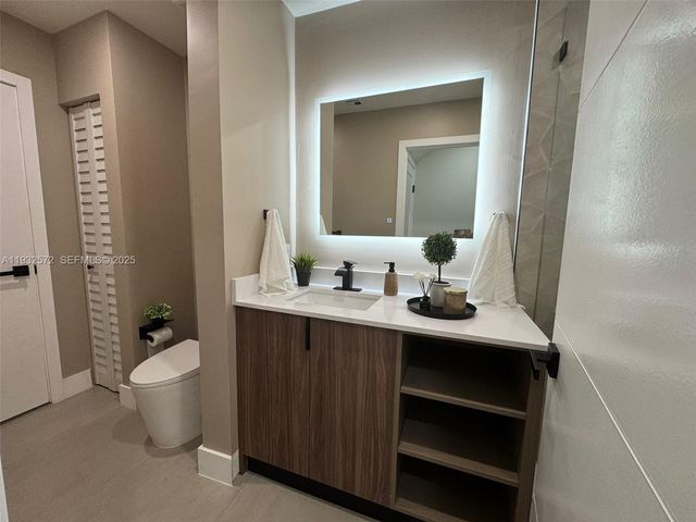 10109 NW 52nd Ter, Doral, FL 33178