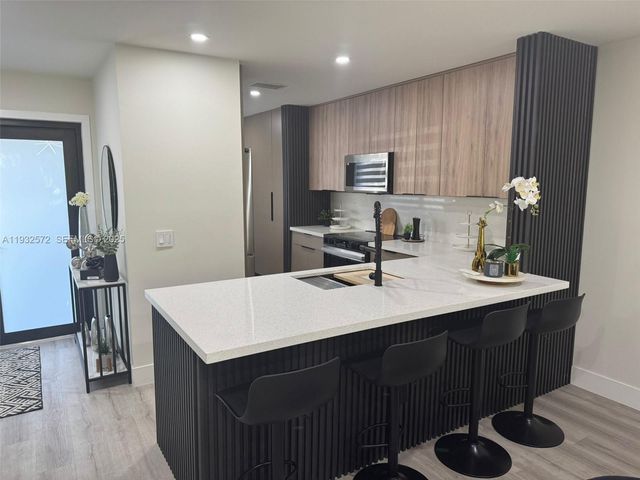 10109 NW 52nd Ter, Doral, FL 33178