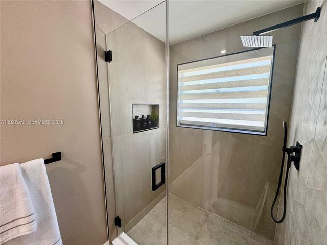 10109 NW 52nd Ter, Doral, FL 33178