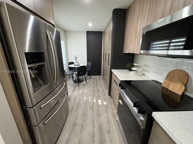 10109 NW 52nd Ter, Doral, FL 33178