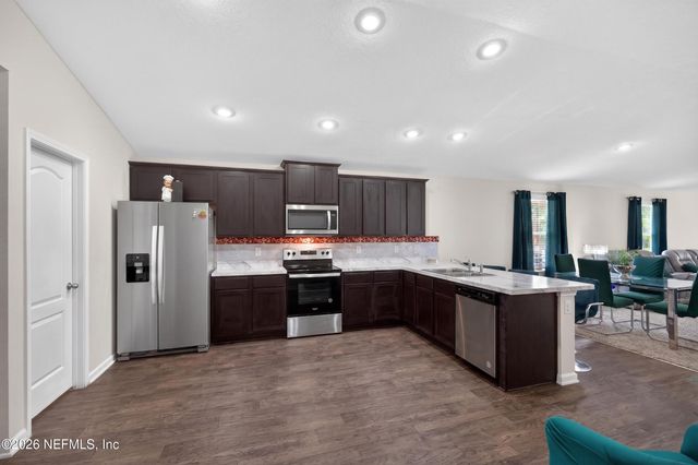 5990 BUCKING BRONCO Drive, Jacksonville, FL 32234