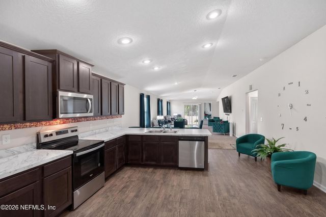 5990 BUCKING BRONCO Drive, Jacksonville, FL 32234