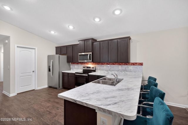 5990 BUCKING BRONCO Drive, Jacksonville, FL 32234
