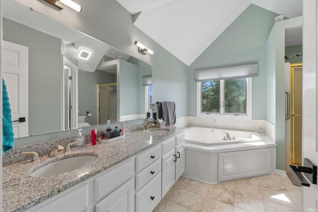 5818 Chase Creek Court, Fort Wayne, IN 46804