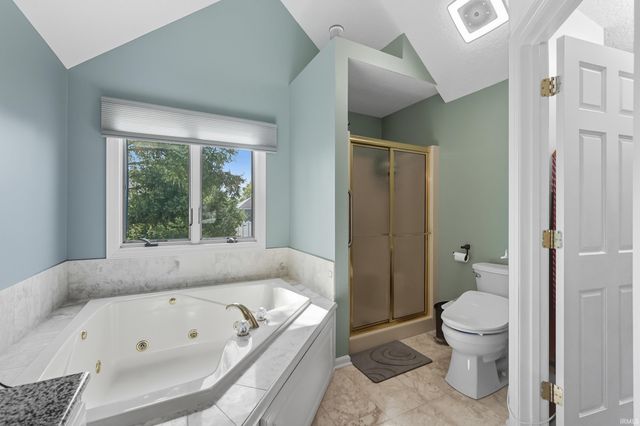 5818 Chase Creek Court, Fort Wayne, IN 46804