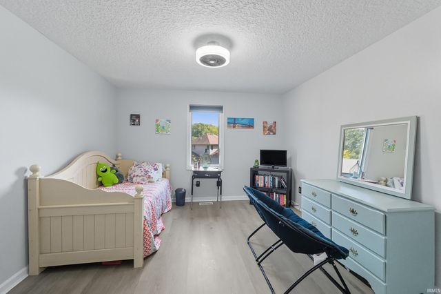 5818 Chase Creek Court, Fort Wayne, IN 46804