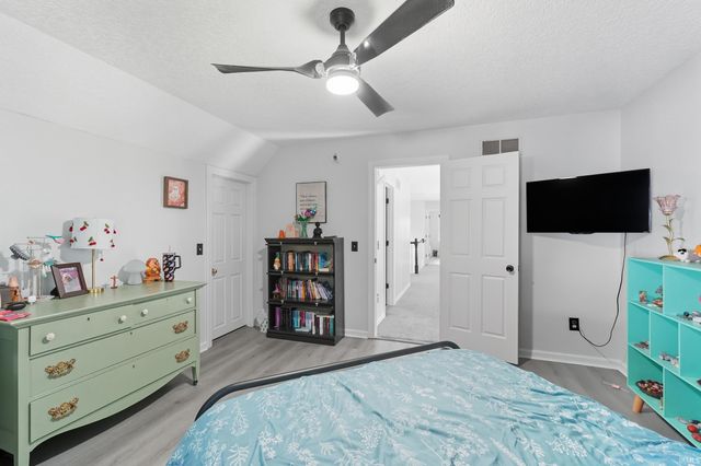 5818 Chase Creek Court, Fort Wayne, IN 46804