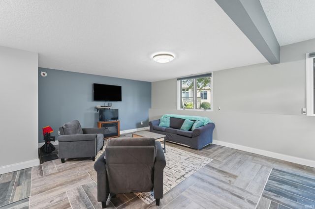 5818 Chase Creek Court, Fort Wayne, IN 46804