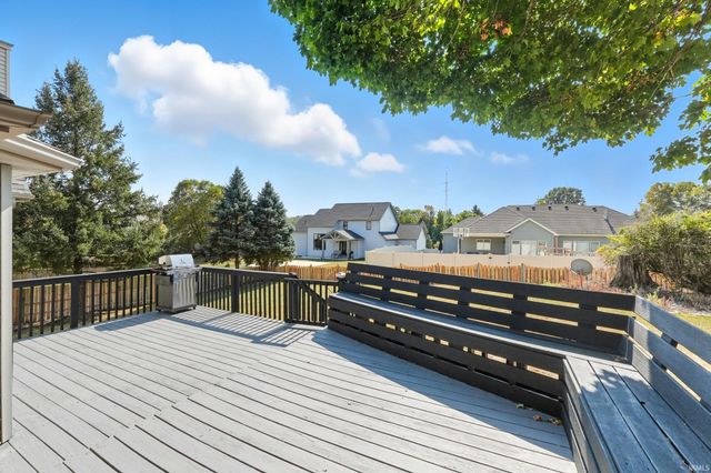 5818 Chase Creek Court, Fort Wayne, IN 46804