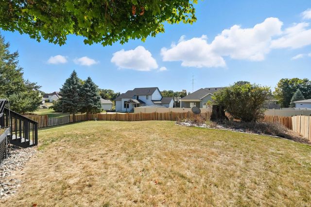 5818 Chase Creek Court, Fort Wayne, IN 46804