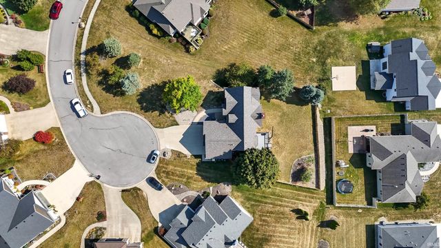 5818 Chase Creek Court, Fort Wayne, IN 46804