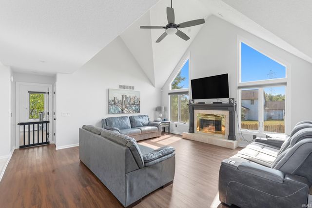 5818 Chase Creek Court, Fort Wayne, IN 46804