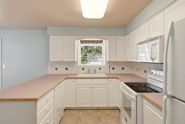 11824 N Madison St, Spokane, WA 99218