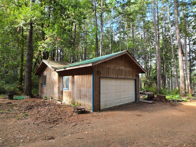 1000 Rancho Sequoia Drive, Alderpoint, CA 95511