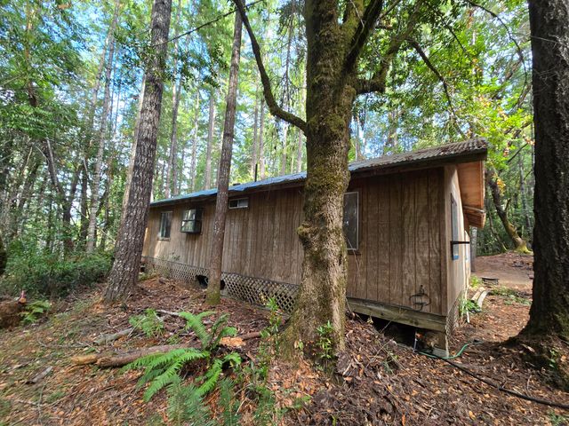 1000 Rancho Sequoia Drive, Alderpoint, CA 95511