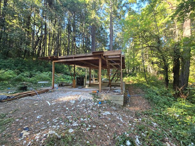 1000 Rancho Sequoia Drive, Alderpoint, CA 95511