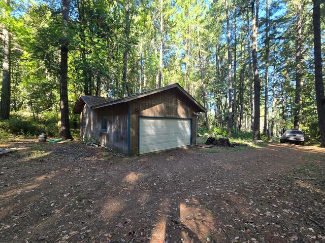 1000 Rancho Sequoia Drive, Alderpoint, CA 95511