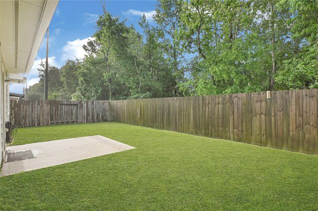 12902 Pecan Shores Drive, Houston, TX 77044