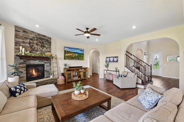 9346 Gardenside Lane, Loveland, OH 45140