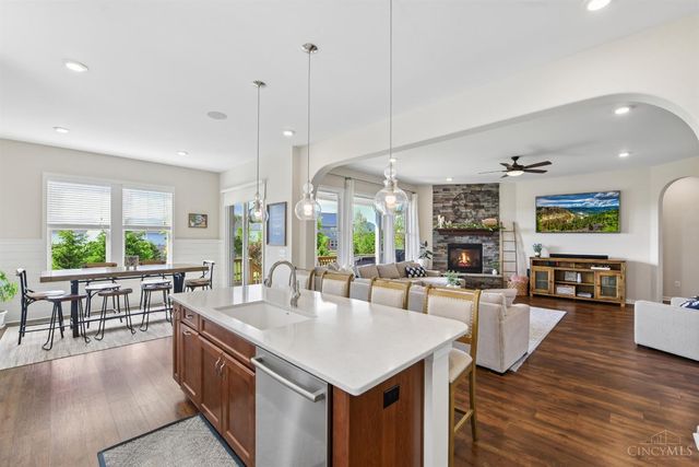 9346 Gardenside Lane, Loveland, OH 45140