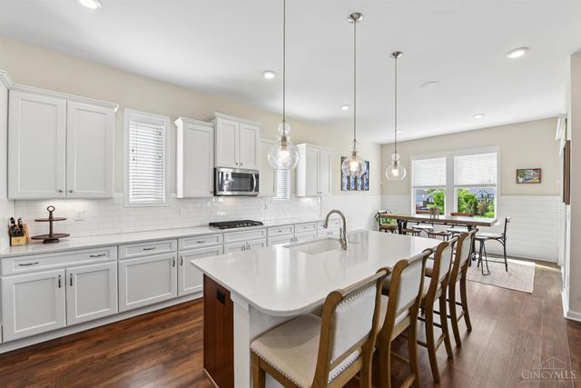 9346 Gardenside Lane, Loveland, OH 45140