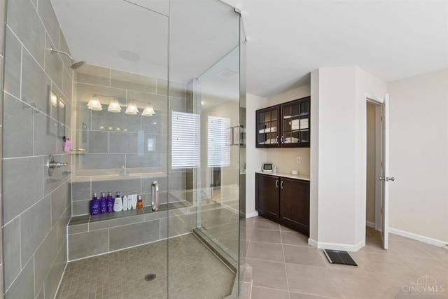 9346 Gardenside Lane, Loveland, OH 45140