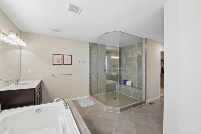 9346 Gardenside Lane, Loveland, OH 45140