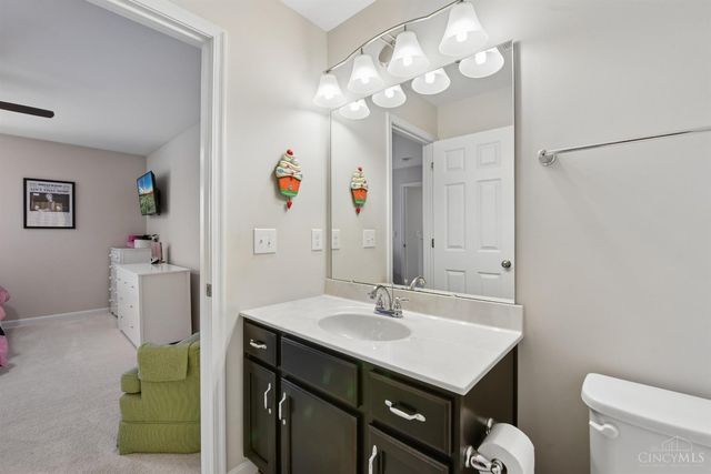 9346 Gardenside Lane, Loveland, OH 45140
