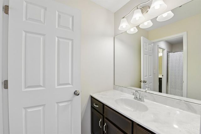 9346 Gardenside Lane, Loveland, OH 45140