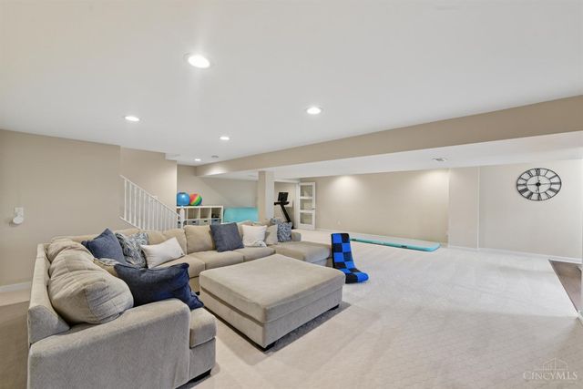 9346 Gardenside Lane, Loveland, OH 45140