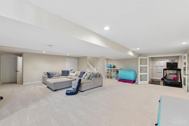 9346 Gardenside Lane, Loveland, OH 45140