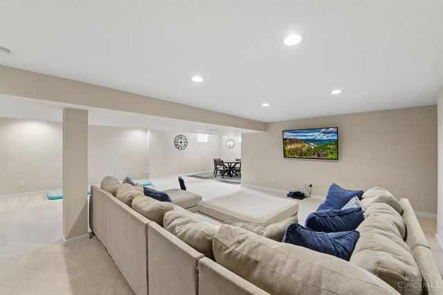 9346 Gardenside Lane, Loveland, OH 45140